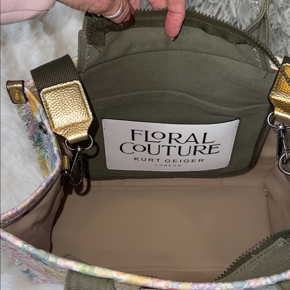 Kurt Geiger limited edition, London floral tote - Picture 6 of 7